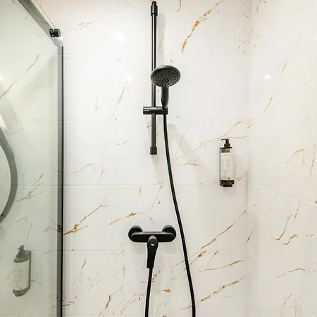 Appartement No 28 & *