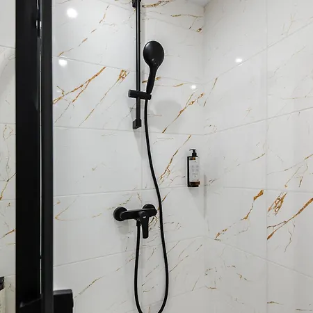 Appartement No 28 &