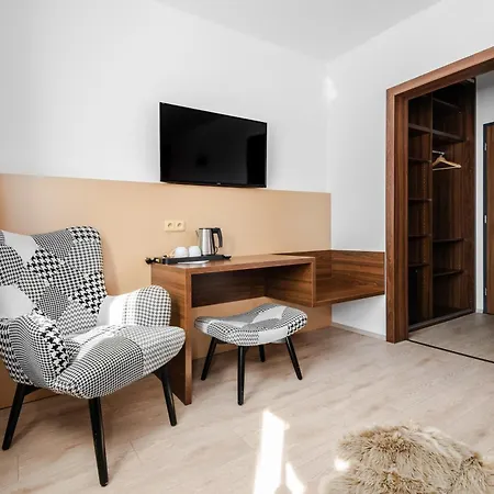 No 28 & Apartmán *