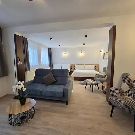 No 28 & Appartement *