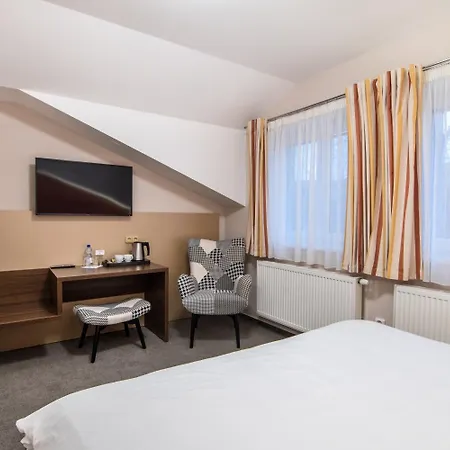 Appartement No 28 & *
